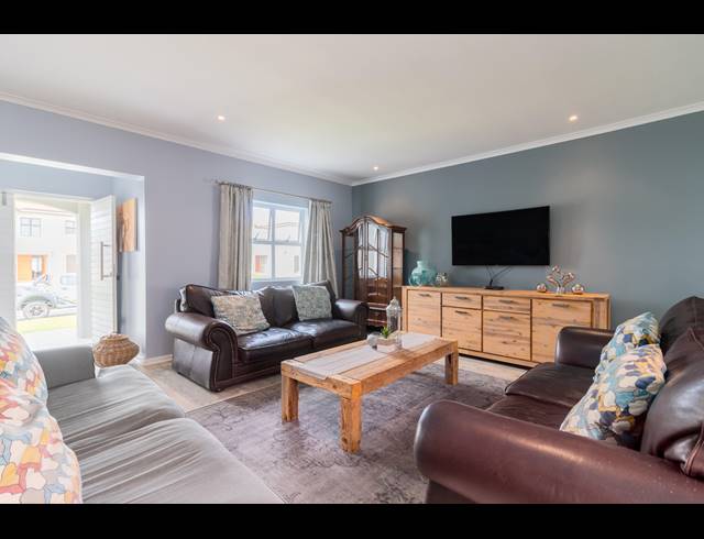 3 BEDROOM HOUSE FOR SALE IN AVALON ESTATE